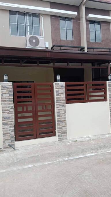 2 Bedroom Townhouse In Bacolod City Exteriér fotografie